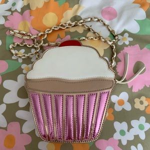Nila Anthony Cupcake purse